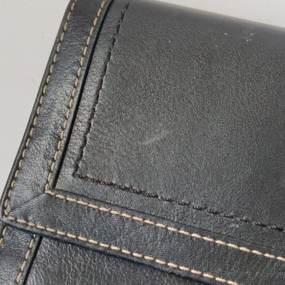 Authentic Coach Black Leather Bifold Wallet with Buckle Closure - Picture 4 of 9